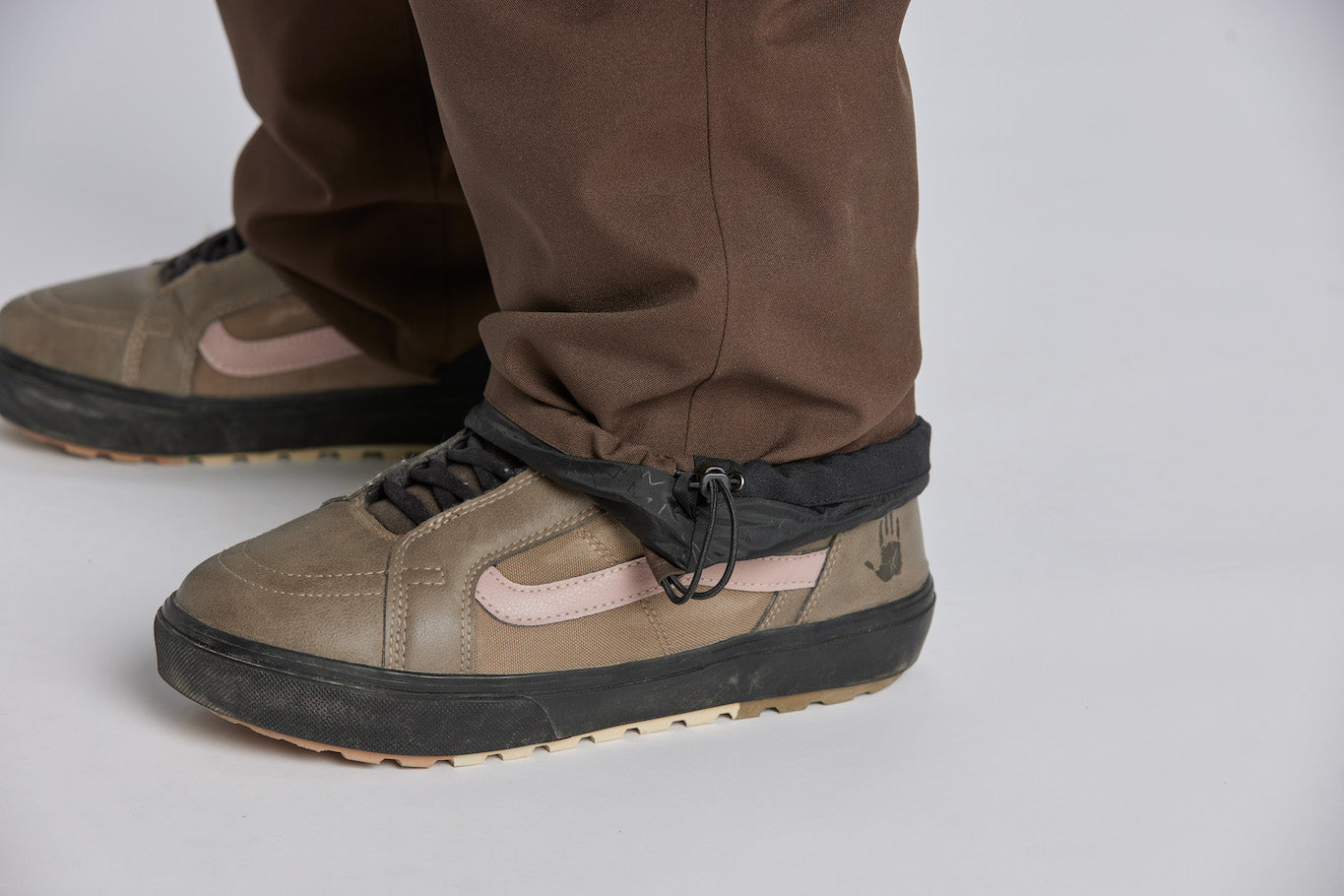 bottom cuff of pant