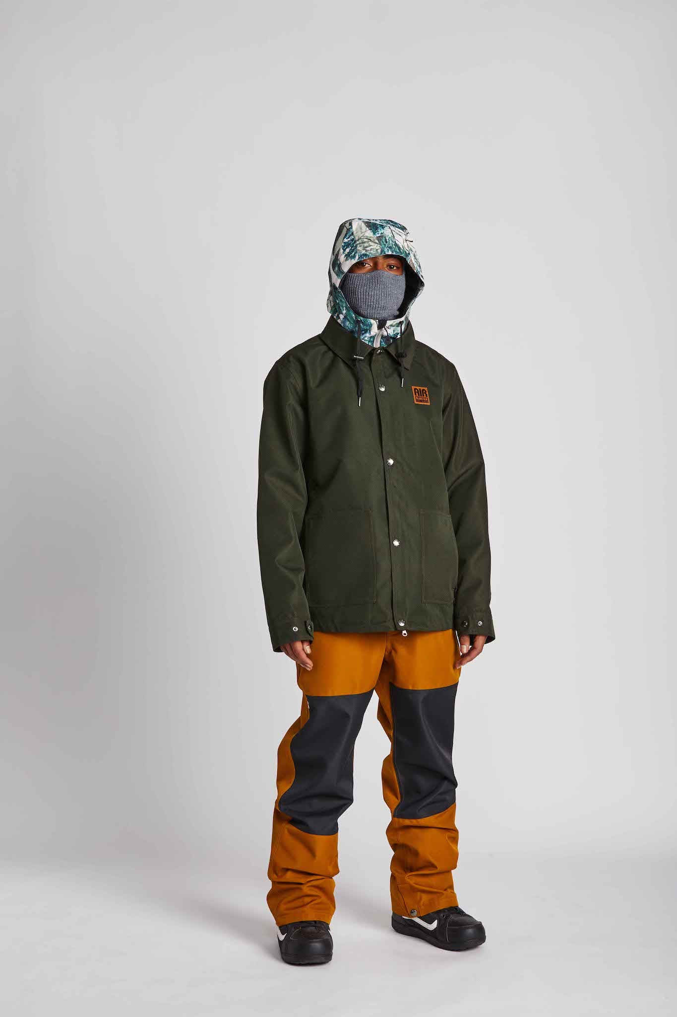 Model wearing mens snowboard pants