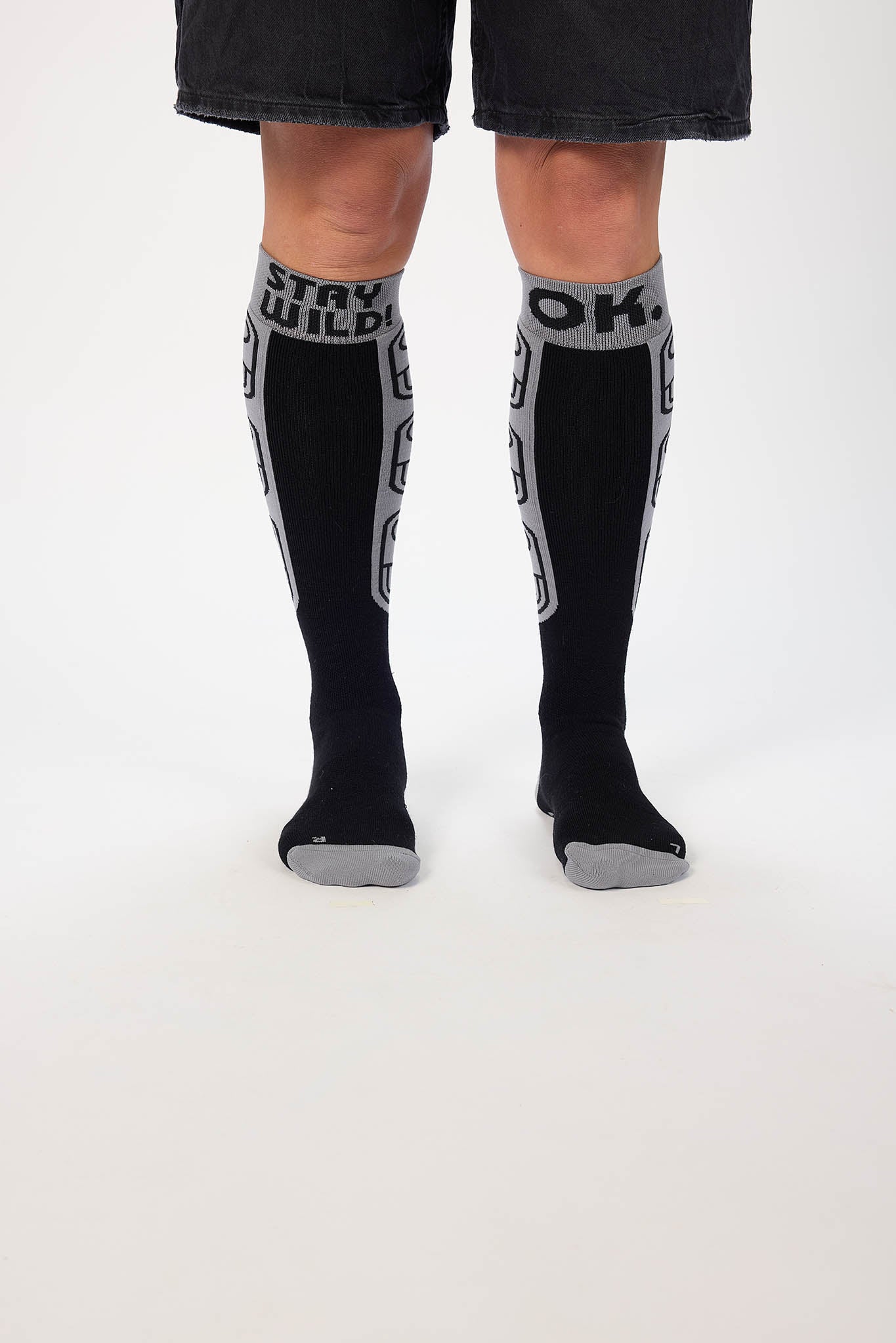 Stay Wild Midweight Snowboard Sock - Sample