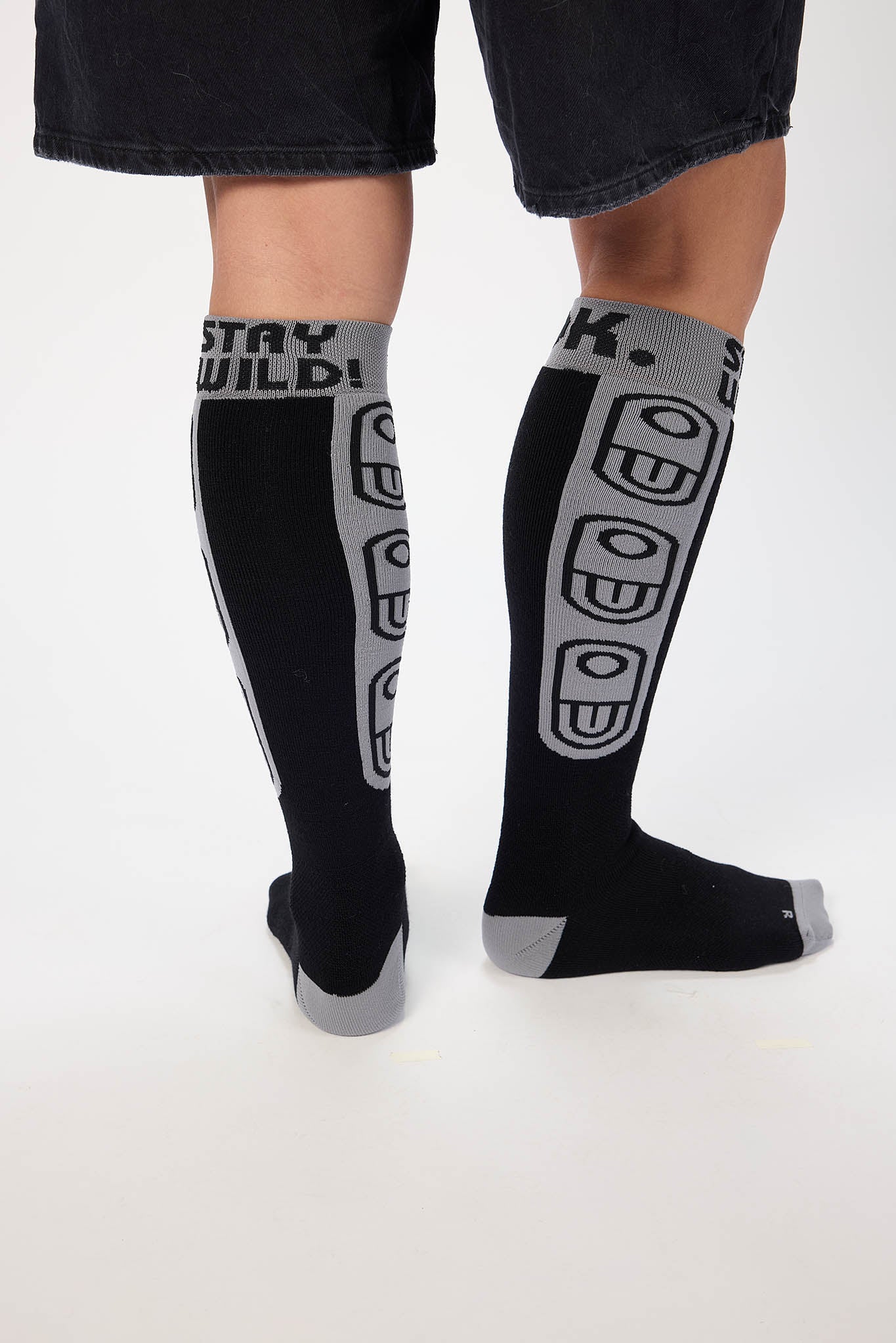 Stay Wild Midweight Snowboard Sock - Sample