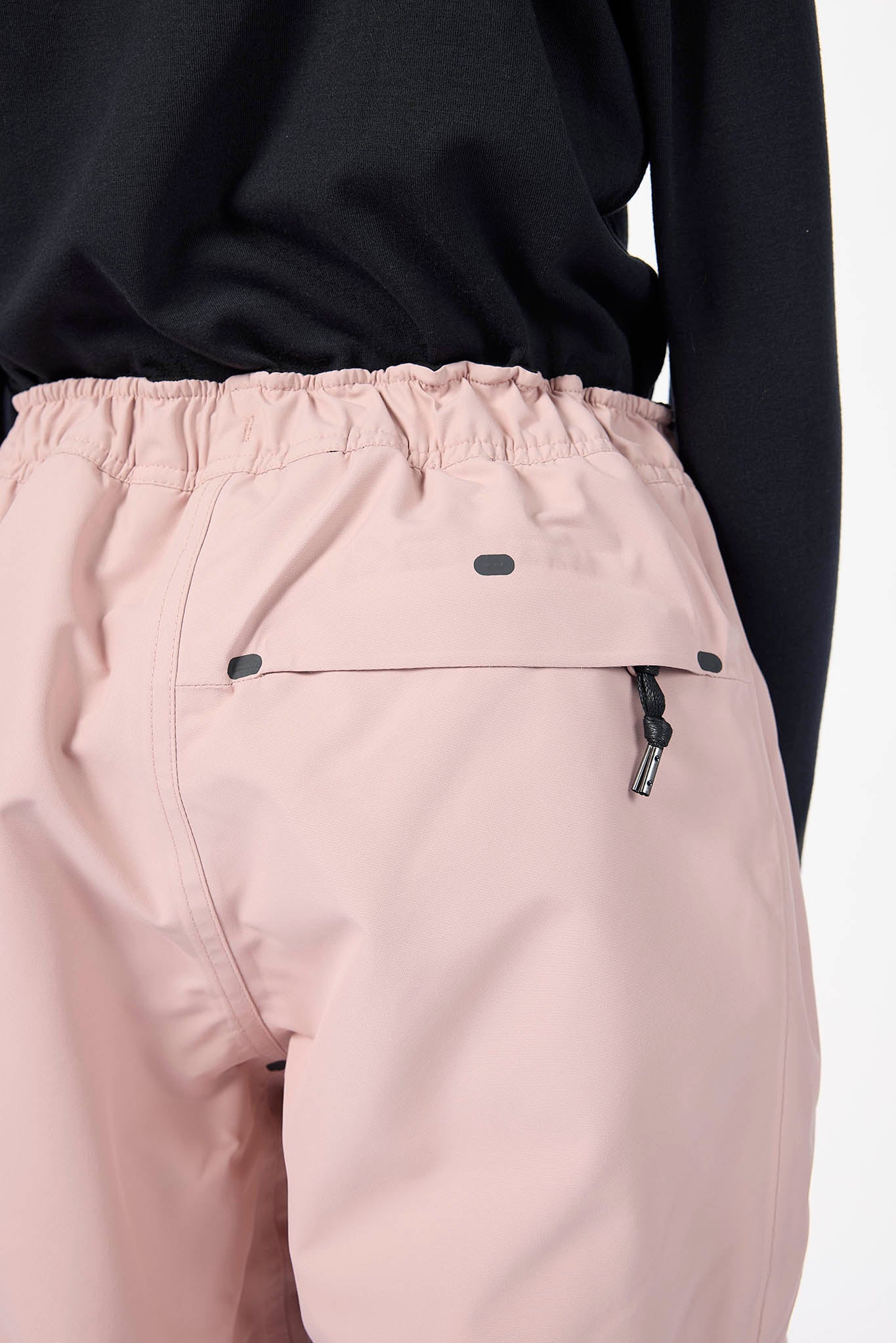 close up of a back pocket on a snow pant